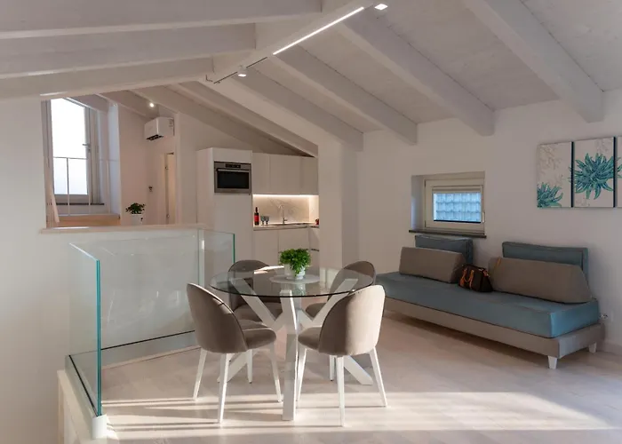 La Casa Dell'orologio - Main Square Guest house 4*