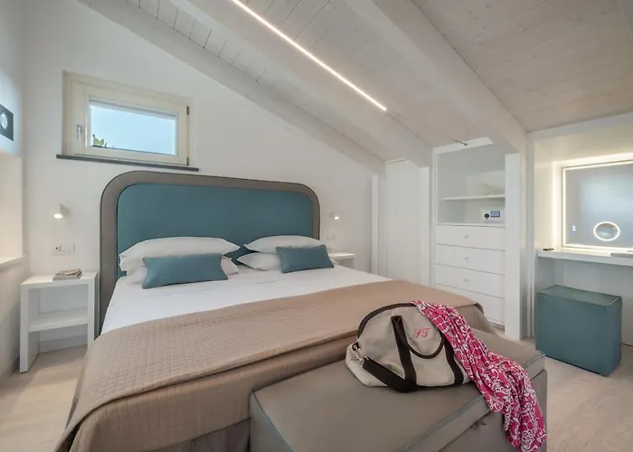 La Casa Dell'orologio - Main Square Guest house 4*