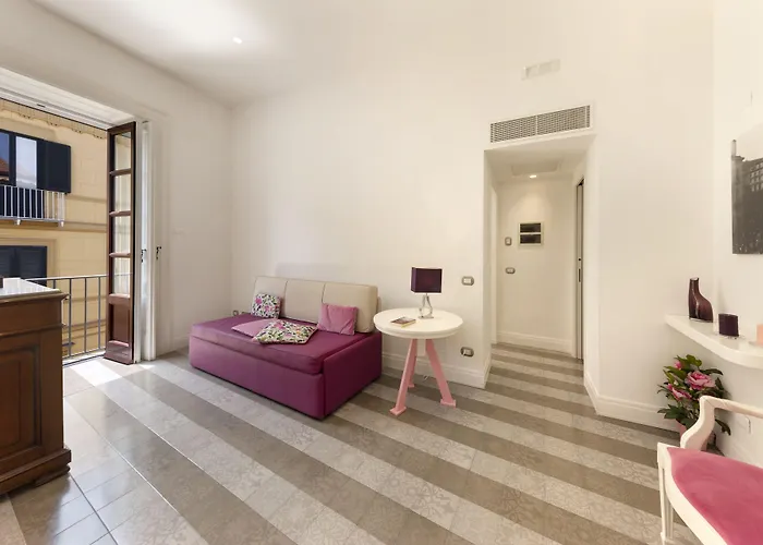 La Casa Dell'orologio - Main Square Guest house 4*