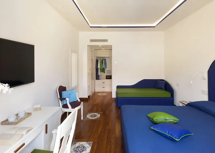 La Casa Dell'orologio - Main Square Guest house