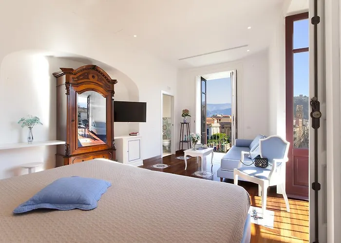 La Casa Dell'orologio - Main Square Guest house Sorrento