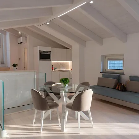 La Casa Dell'orologio - Main Square Vendégház 4*