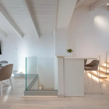 Vendégház La Casa Dell'orologio - Main Square 4*