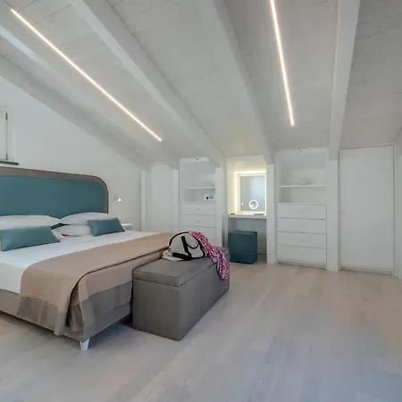 בית הארחה La Casa Dell'orologio - Main Square סורנטו