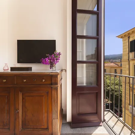 La Casa Dell'orologio - Main Square בית הארחה סורנטו