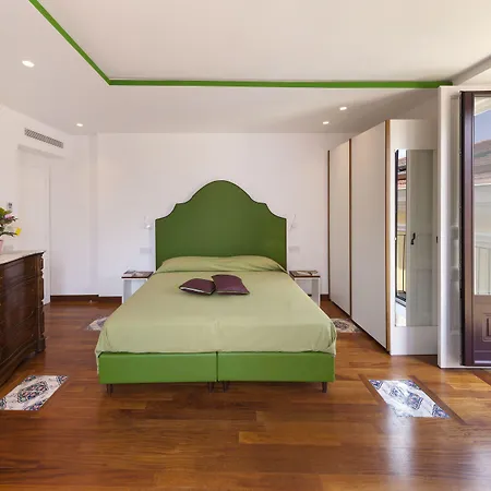 La Casa Dell'orologio - Main Square Gasthuis 4*