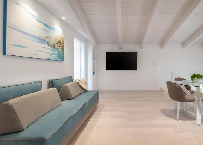 La Casa Dell'orologio - Main Square Гостьовий будинок 4*