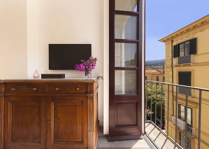 La Casa Dell'orologio - Main Square Гостьовий будинок Сорренто