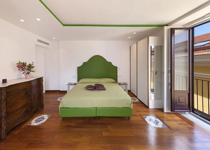 La Casa Dell'orologio - Main Square Гостьовий будинок 4*