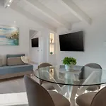 La Casa Dell'orologio - Main Square Guest house
