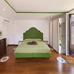 La Casa Dell'orologio - Main Square Maison d'hôtes 4*